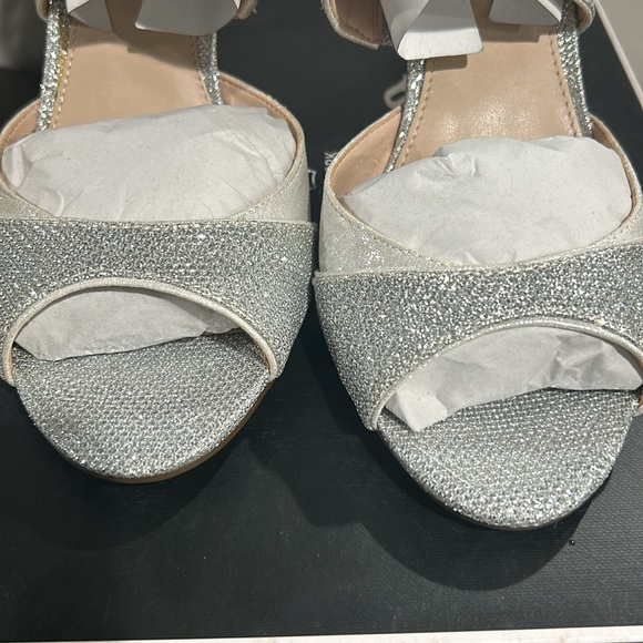 NEW NINA Women's Celosia Dress Sandal Silver Reflective SZ 10 - Picture 7 of 8